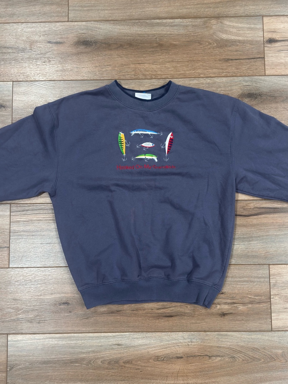 M&C SPORT Vintage 90s "Hooked on My Grandkids" Fishing Crewneck Sweatshirt |Sz M